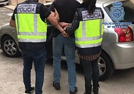 Imagen de una detención por parte de la Policía Nacional.