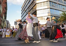 La romería ofrenda de La Naval por la Virgen de La Luz, en imágenes