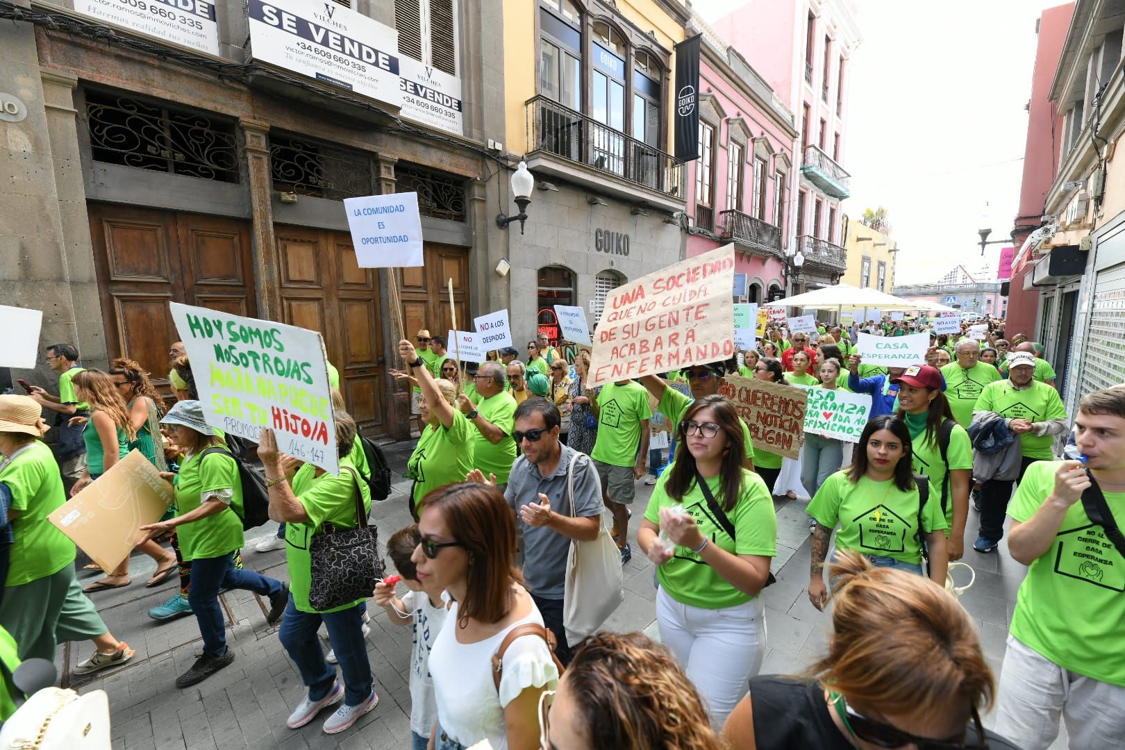 Las imágenes de las protestas de los trabajadores del Proyecto Esperanza de Cáritas