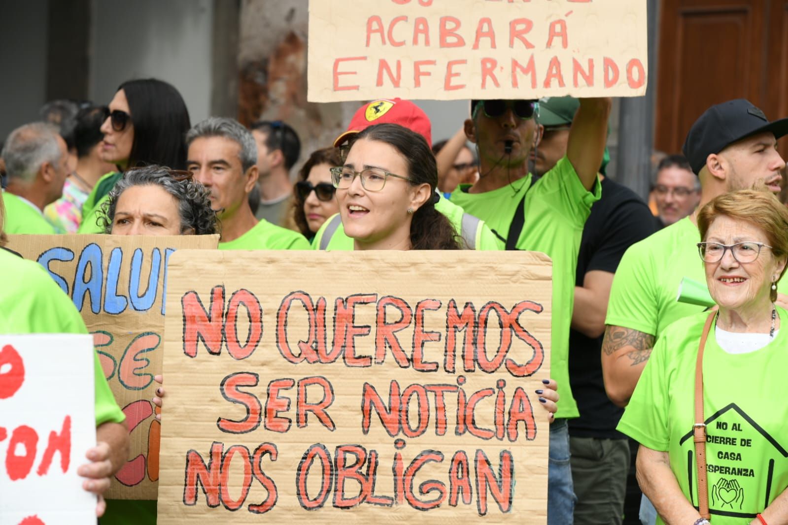 Las imágenes de las protestas de los trabajadores del Proyecto Esperanza de Cáritas