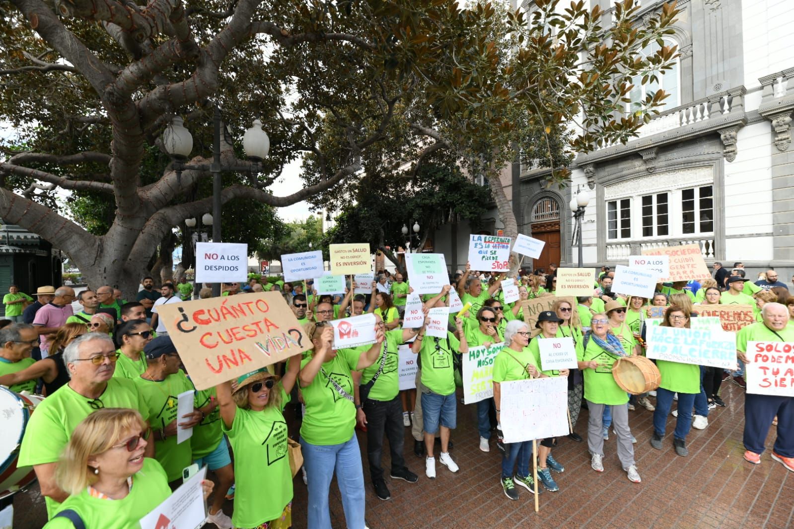 Las imágenes de las protestas de los trabajadores del Proyecto Esperanza de Cáritas