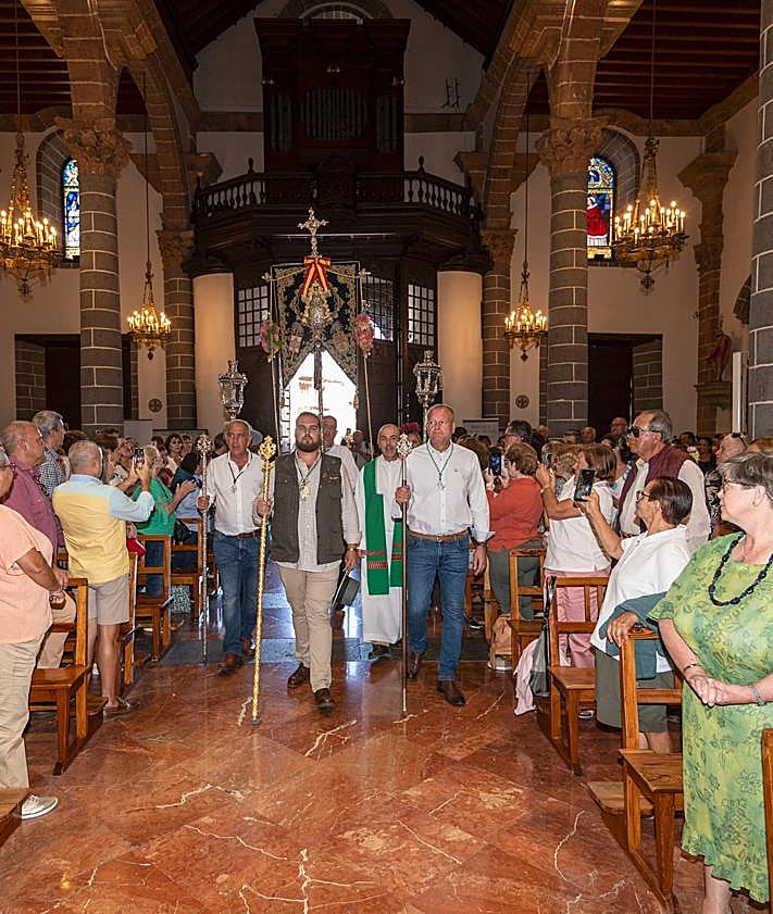 Imagen secundaria 2 - La Romería-Peregrinación del Rocío a la Virgen del Pino llega a Teror