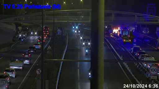 Arde un vehículo tras una colisión múltiple en Tenerife