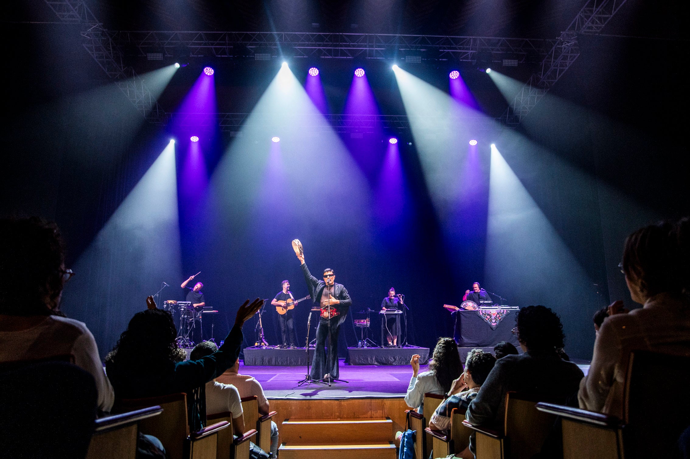 Rodrigo Cuevas cautiva al público grancanario