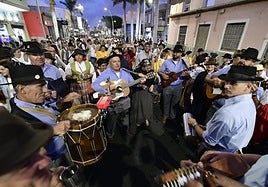 Un total de doce carretas formaron parte de la comitiva.