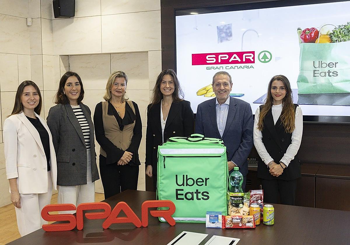 Representantes de SPAR Gran Canaria y Uber Eats han renovado recientemente su acuerdo.