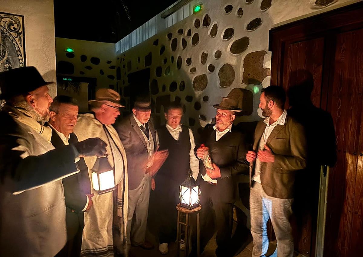 Imagen secundaria 1 - Otros momentos de la recreación.