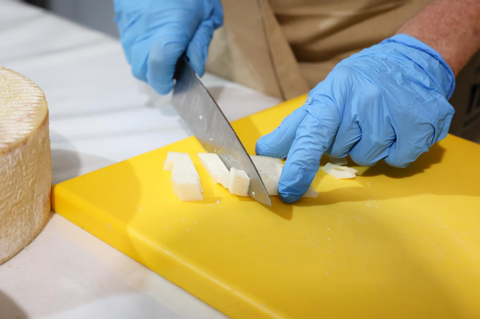 Las mejores imágenes de la feria regional de vino, queso y miel en Santa Brígida