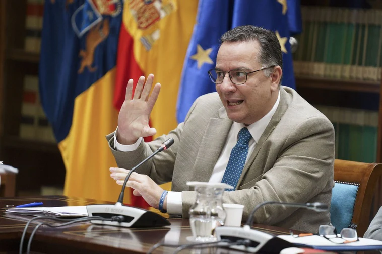 El consejero de Educación del Gobierno de Canarias, Poli Suárez.