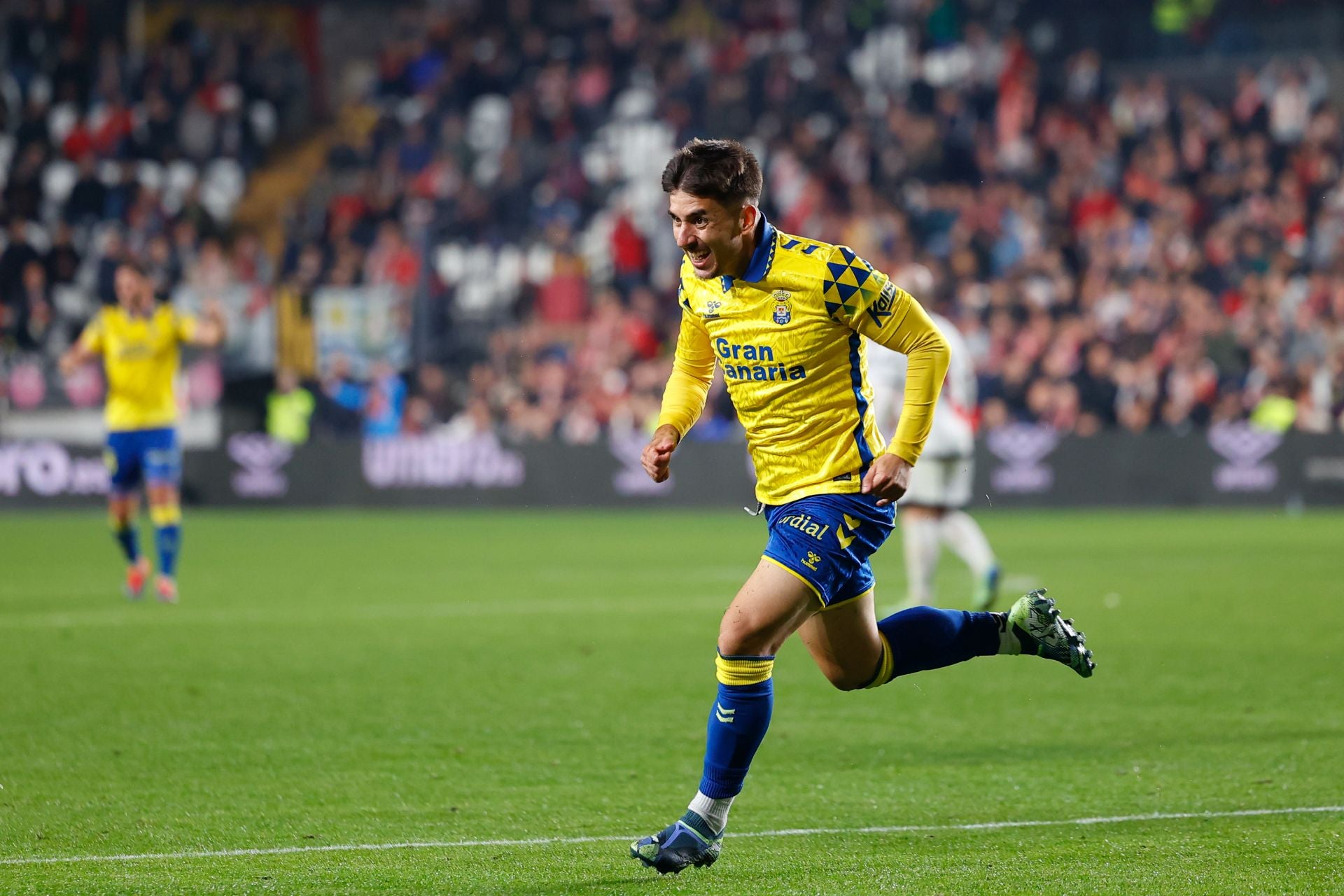 Fuster celebra su golazo al Rayo.