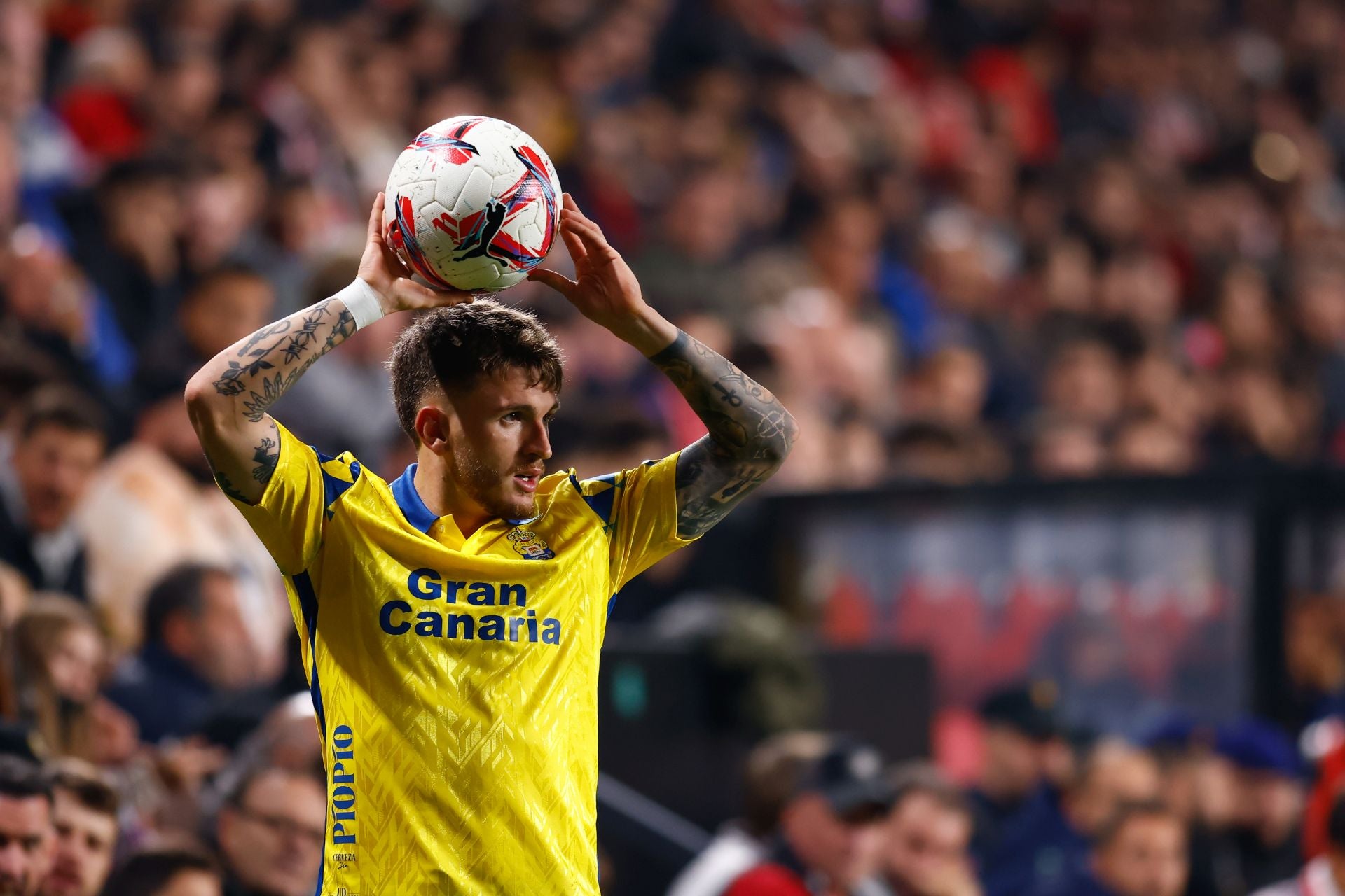 Viti, sacando de banda en Vallecas.