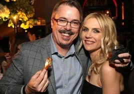 Vince Gilligan y Rhea Seehorn.