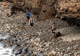 La carrera 360º The Challenge Gran Canaria sigue encabezada por Marco Gubert y Claire Bannwarth