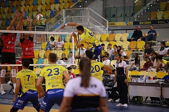 Imagen de archivo de un partido entre el CV Guaguas y el IA Tarragona.