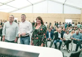 Ángel Vázquez, Oswaldo Betancort y Olivia Duque, al empezar la presentación.