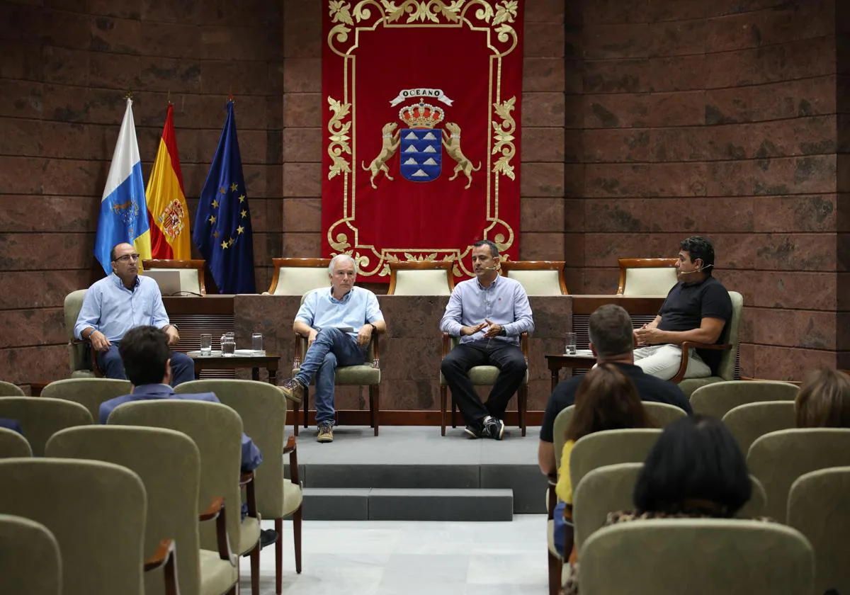 Imagen del coloquio de debate en las jornadas Conecta Canarias-Europa.