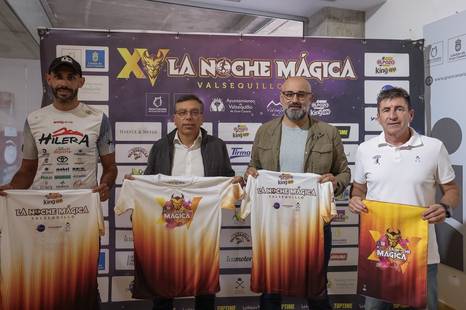 Así luce la camiseta de la Noche Mágica.