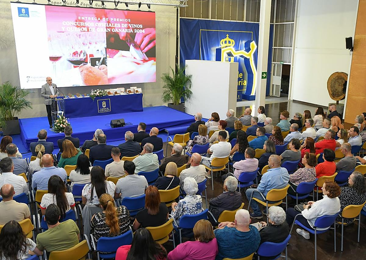Imagen secundaria 1 - Gran Canaria premia a sus mejores vinos y quesos
