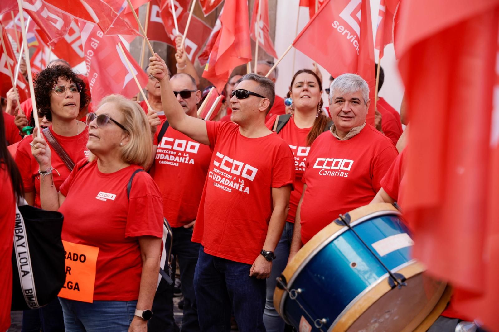 Las imágenes de la manifestación de CCOO ante la sede de la FEHT