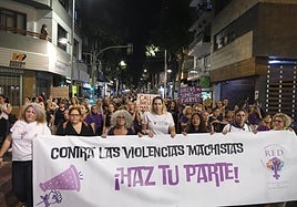 La manifestación del Día Internacional de la Eliminación de la Violencia contra las mujeres, en imágenes