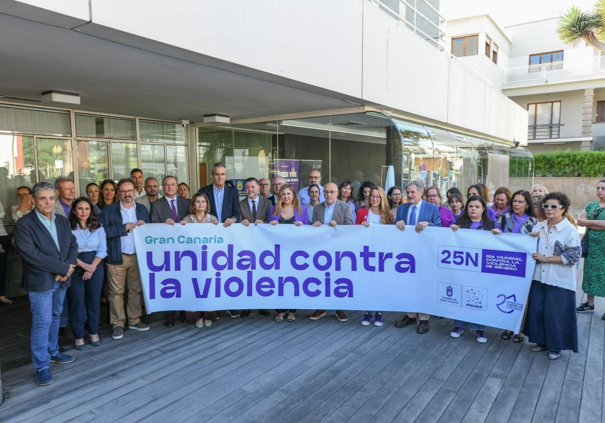 Acto institucional del Cabildo de Gran Canaria por el 25N.