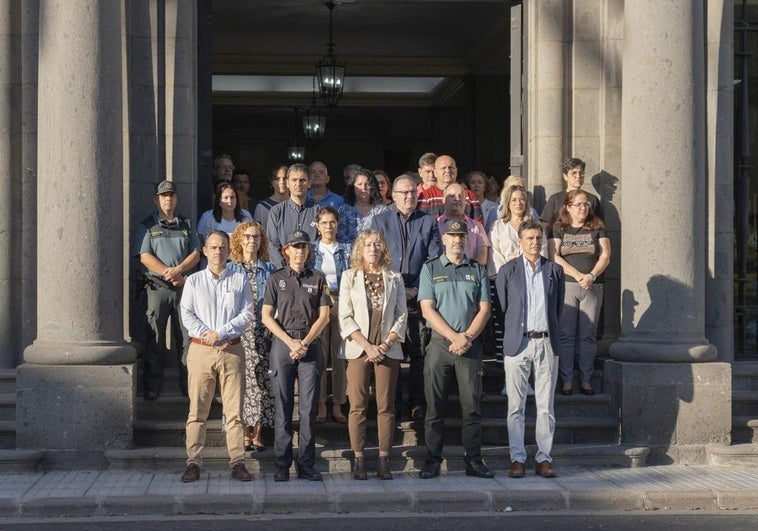 Minuto de silencio en la Delegación del Gobierno contra la violencia machista.