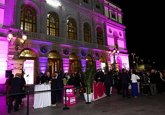 El Teatro Pérez Galdós recibe a 'Los Número 1 de Cadena 100', en imágenes