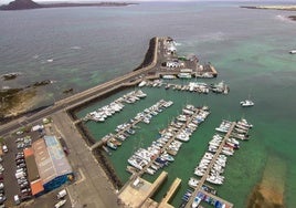 Obras Públicas analiza en Corralejo el impacto ecológico de la conectividad marítima