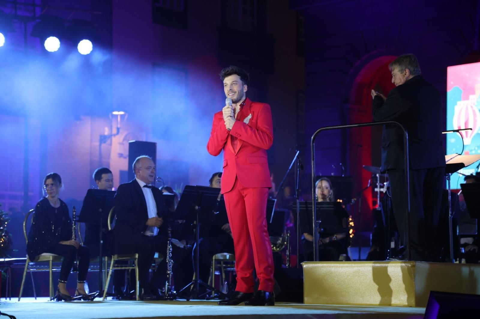 Luces, magia y música en el encendido navideño de la capital