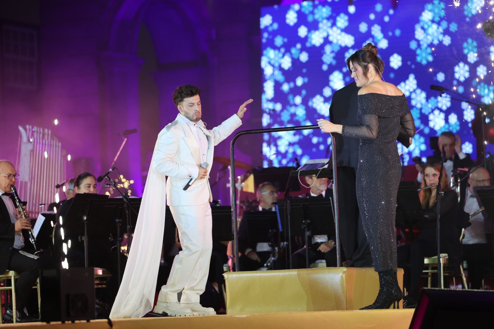Luces, magia y música en el encendido navideño de la capital