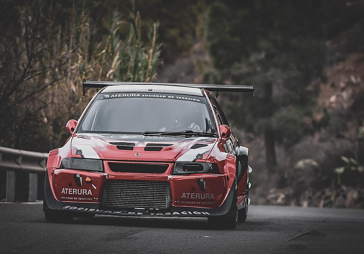 Migue Cabral con su Mitsubishi Lencer Evo V.