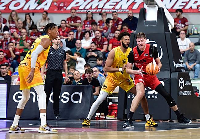 Conditt IV defiende a Birgander.