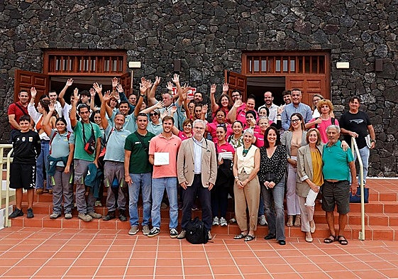 Protagonistas del acto hecho en El Fondeadero de Puerto del Carmen.