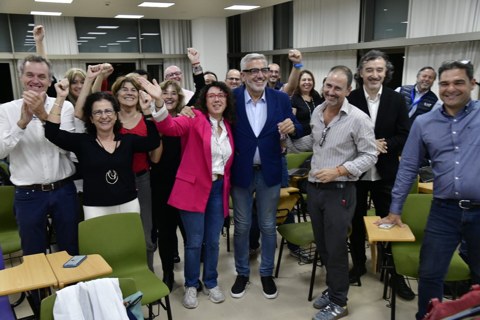 Los equipos técnicos esperan el recuento de votos