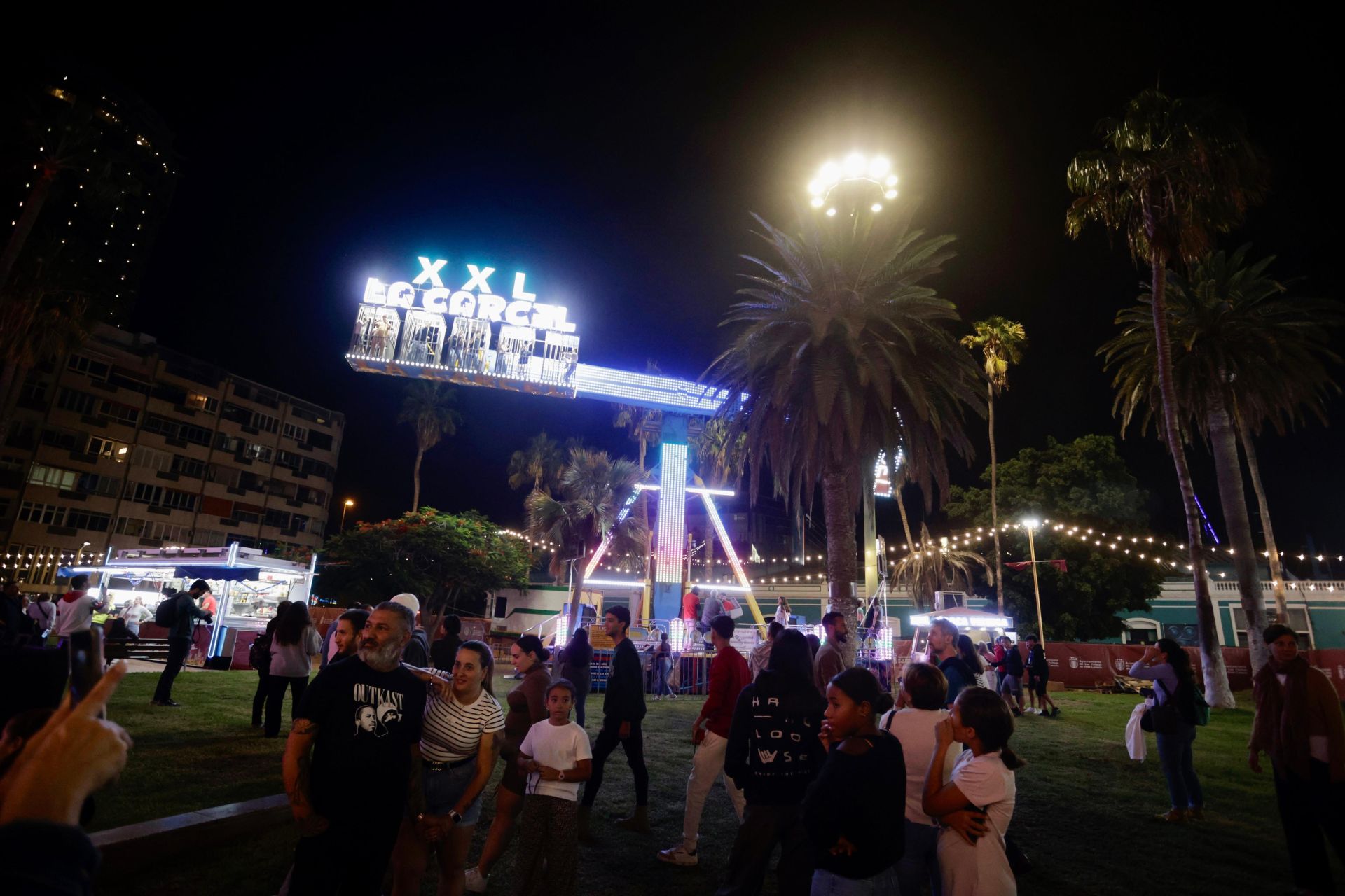 El primer día de la feria de Navidad en la capital grancanaria, en imágenes