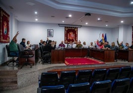 Un momento de la sesión plenaria de este jueves en el que el gobierno votó la tasa.