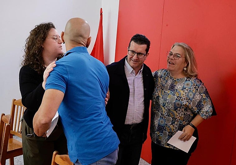Imagen de la rueda de prensa ofrecida este viernes en la sede del PSOE de Agaete.
