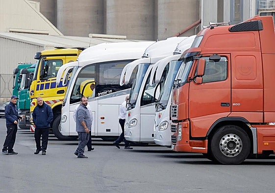 Las imágenes de la protesta de transportistas en la capital grancanaria