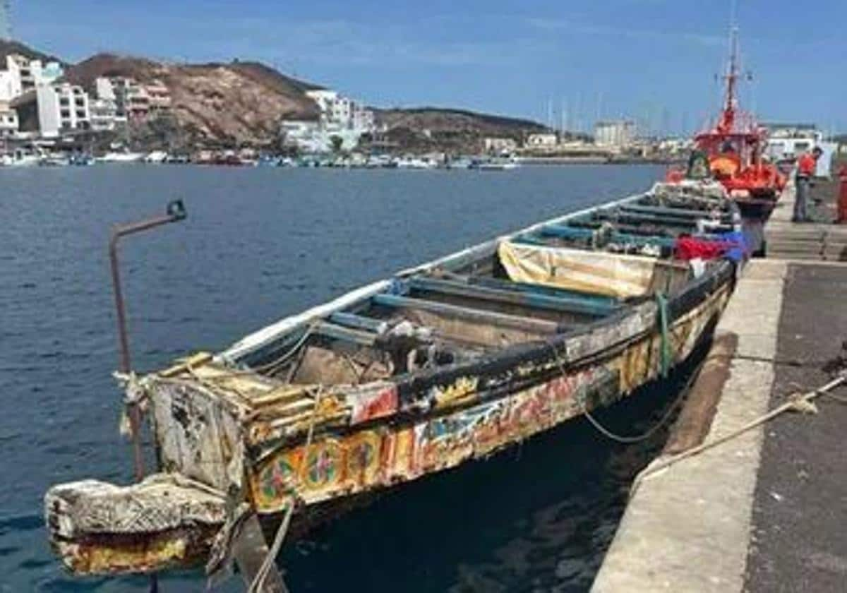 Un cayuco con 79 personas llega de madrugada a El Hierro pese al aviso rojo por viento