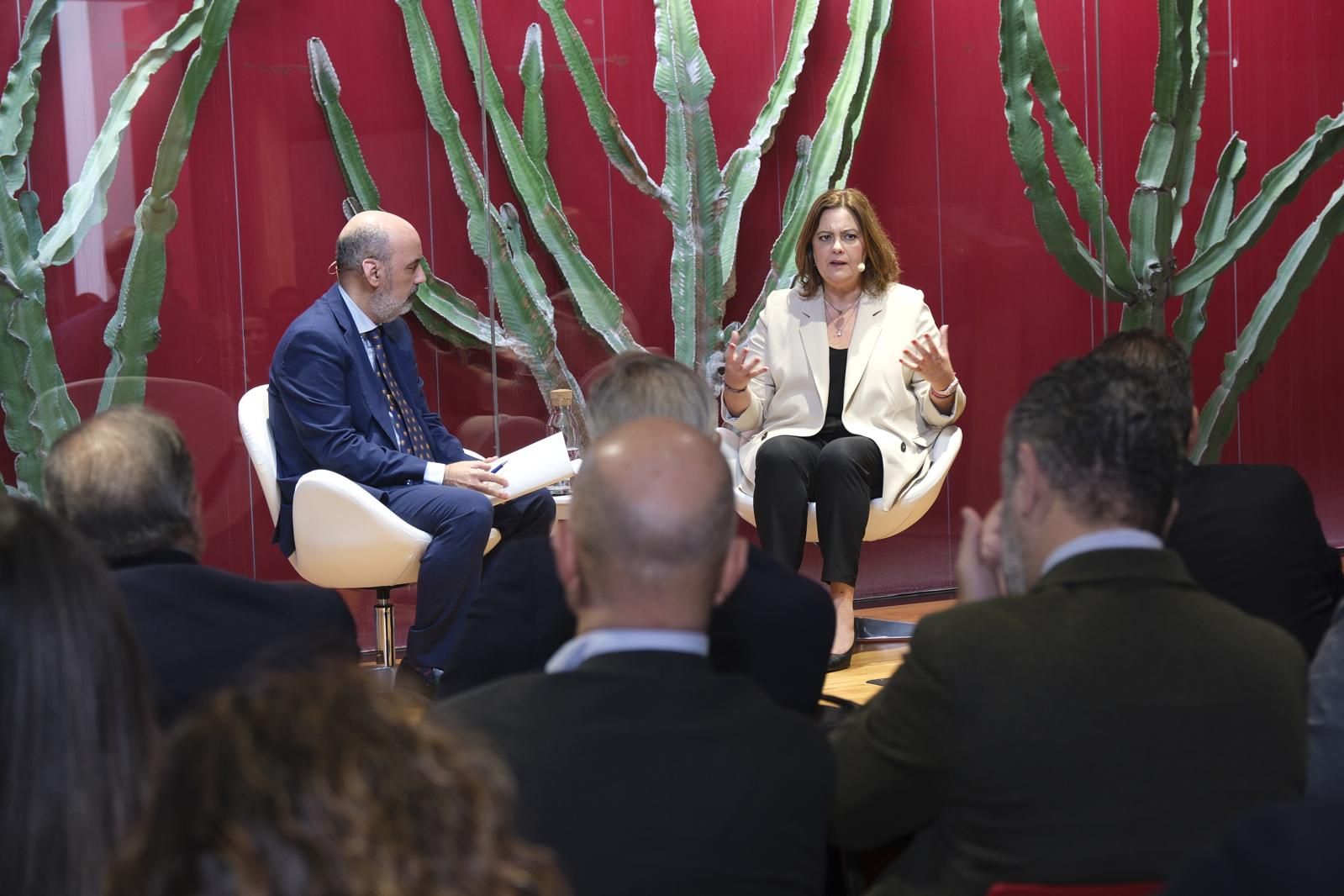 Las imágenes del Foro CANARIAS7 &#039;Conversaciones con... la presidenta de la Autoridad Portuaria de Las Palmas&#039;