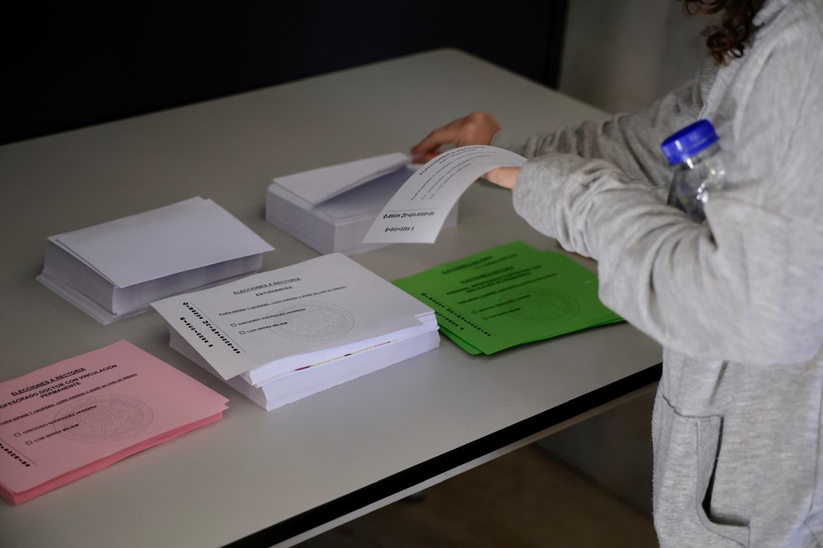 Imágenes de la segunda vuelta de las elecciones al rectorado de la ULPGC