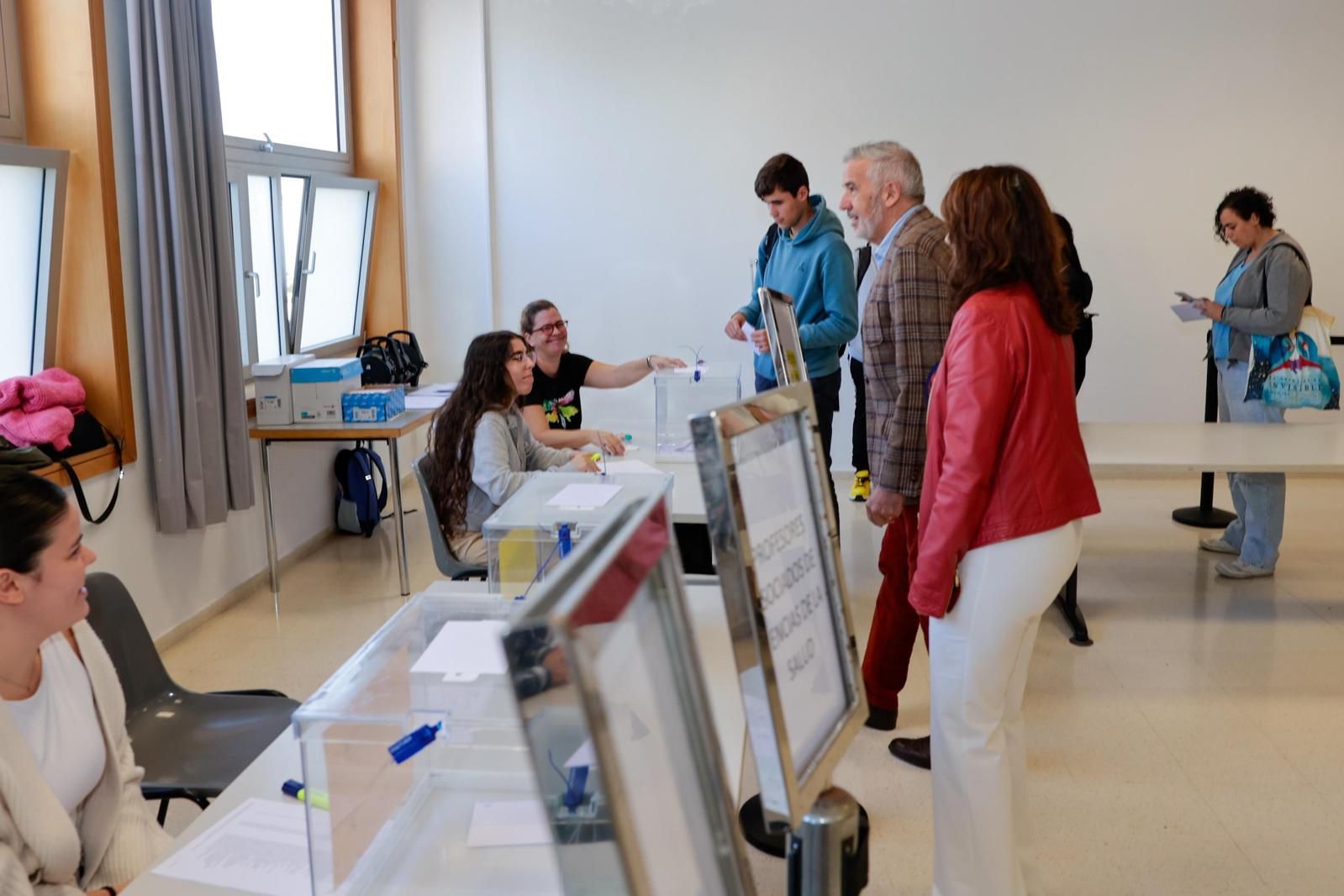 Imágenes de la segunda vuelta de las elecciones al rectorado de la ULPGC