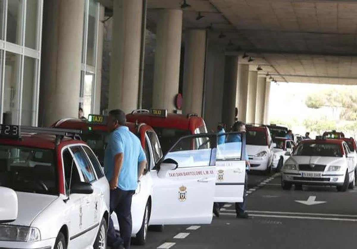 Taxis de San Bartolomé en el aeropuerto.