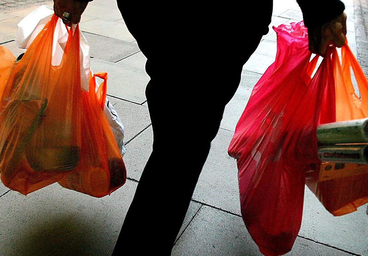 El precio de las bolsas de plástico: ¿para qué sirve?