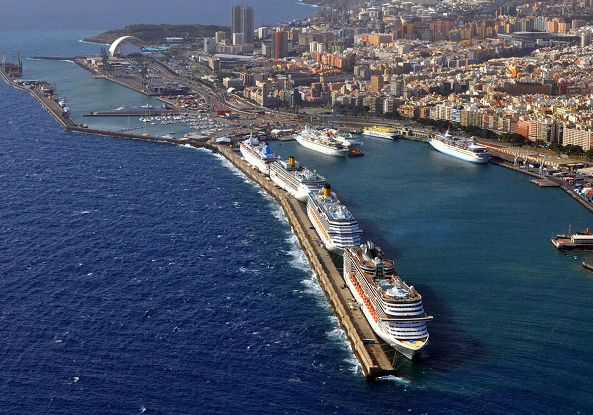 Imagen de archivo de cruceros en Santa Cruz de Tenerife.