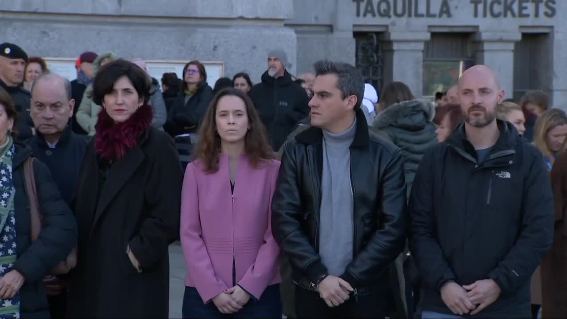 El Ayuntamiento de Madrid guarda un minuto de silencio en honor a los agentes de Barbate
