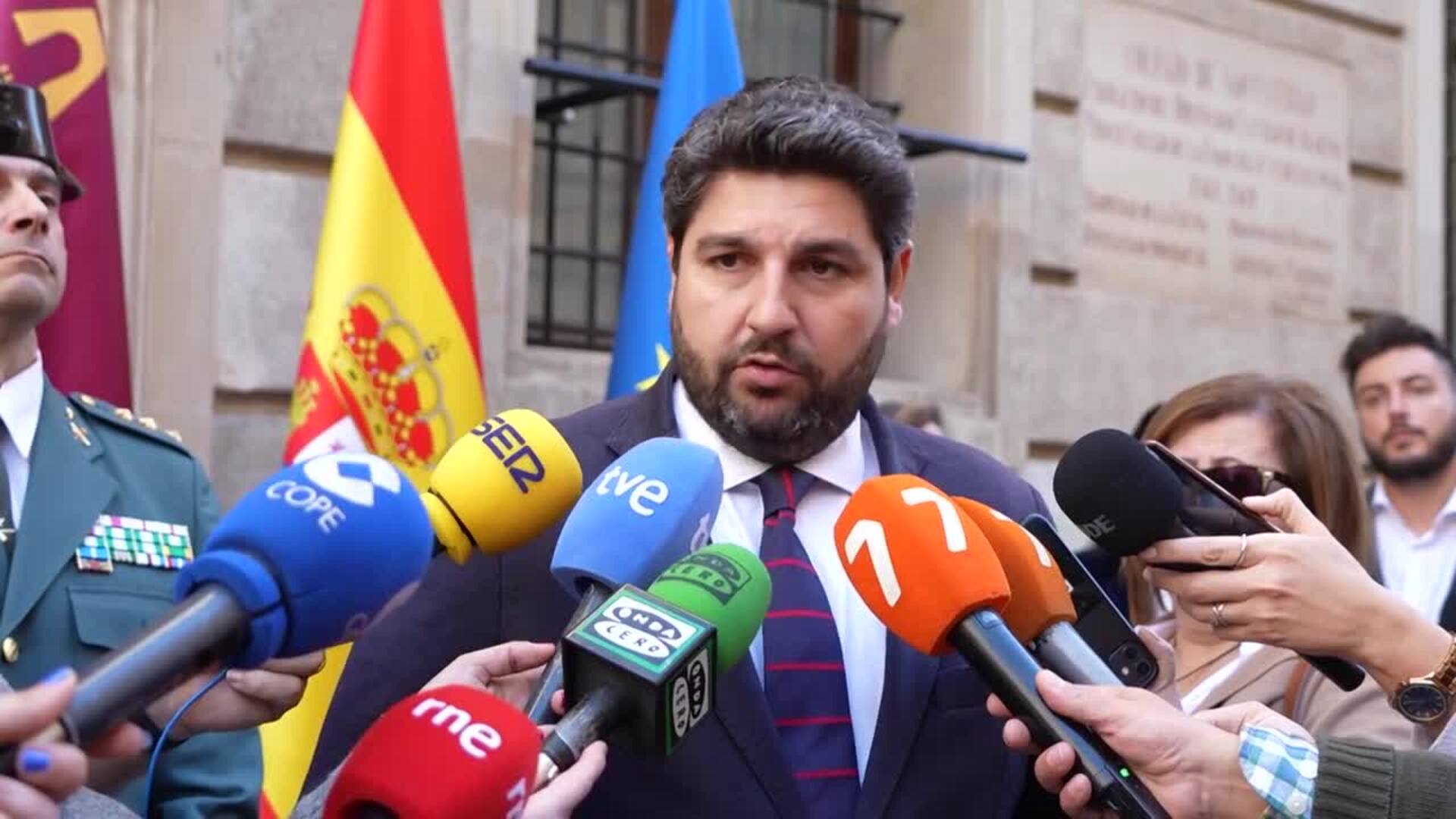 López Miras pide al Gobierno central más medios para Guardia Civil tras el minuto de silencio