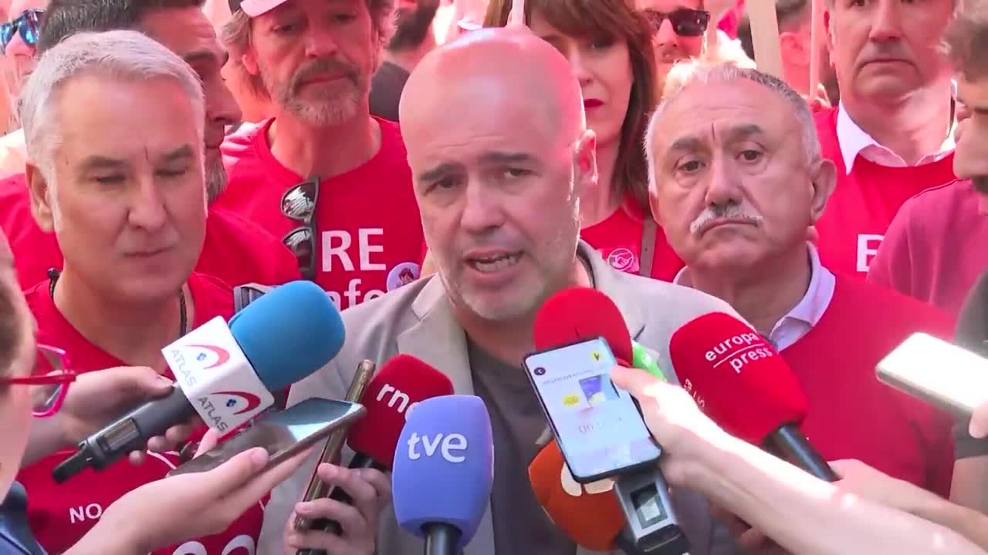 CCOO muestra su "solidaridad" con la plantilla de Vodafone España