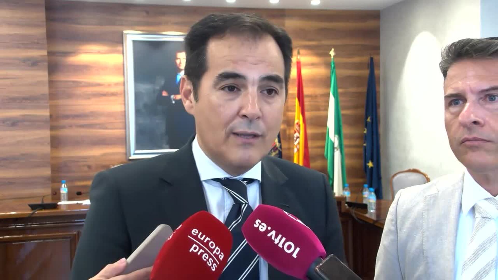 Nieto: No aceptaremos que Sánchez firme acuerdos "para darle a otros lo que nos quita"