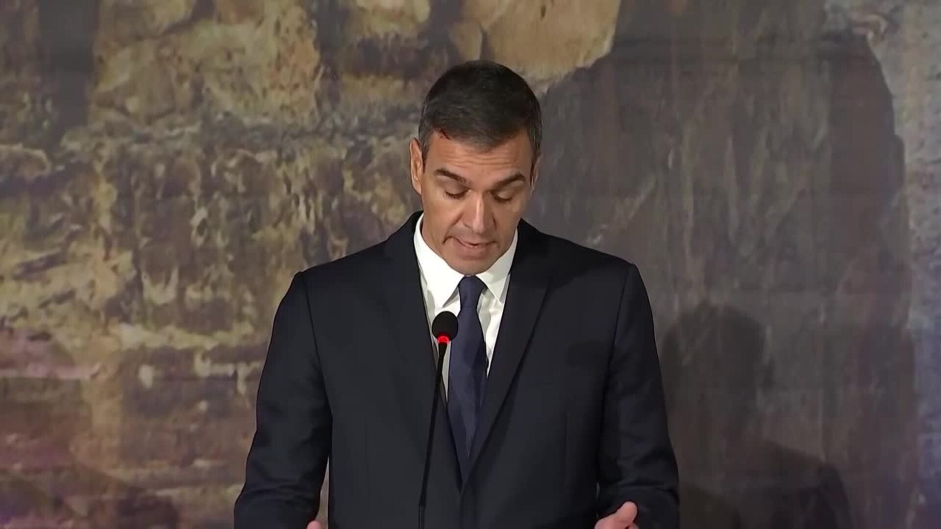 Sánchez pide a la Comisión Europea que revise "el acuerdo entre la UE e Israel"